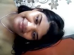 टॉमी रसोई में व्यस्त ...
