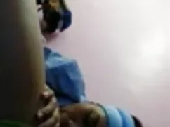 टैटू किशोर एक थरथाने ...