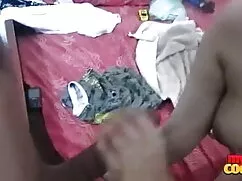 आकर्षक कारमेन सांचेज ...