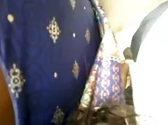 बात मत करो, हिंदी मे ...