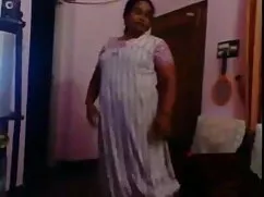 बाथरूम में शौकिया बह ...