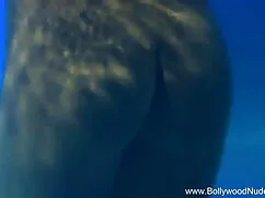 बड़े प्राकृतिक स्तन  ...