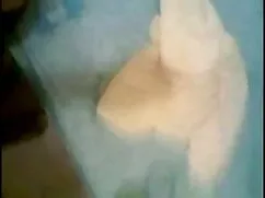 लिटिल एम्बर एक गला घ ...