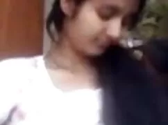 बड़े स्तन के साथ गोर ...