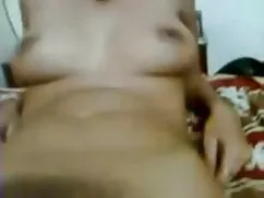 वेबकैम पर गोरा। हस्त ...