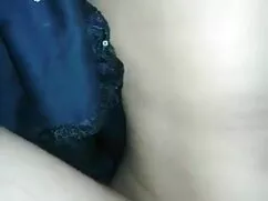 लड़की अपने सेक्सी पै ...