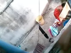 एक बड़ा, एक छोटा लेक ...