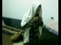 गर्म श्यामला धूम्रपा ...