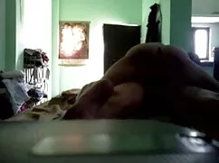 एशियाई और सफेद मास्ट ...