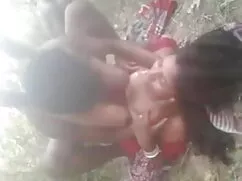 सुनहरे बालों वाली और ...