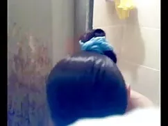 लड़की गड़बड़ जबकि अन ...
