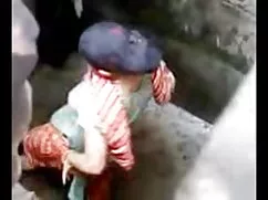 9 इंच का सुख मूवी से ...