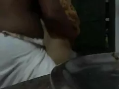 सेक्सी लड़की बिल्ली  ...